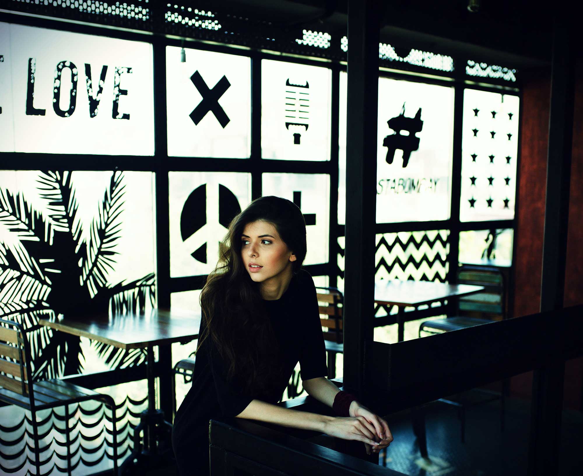 hideoutcafe